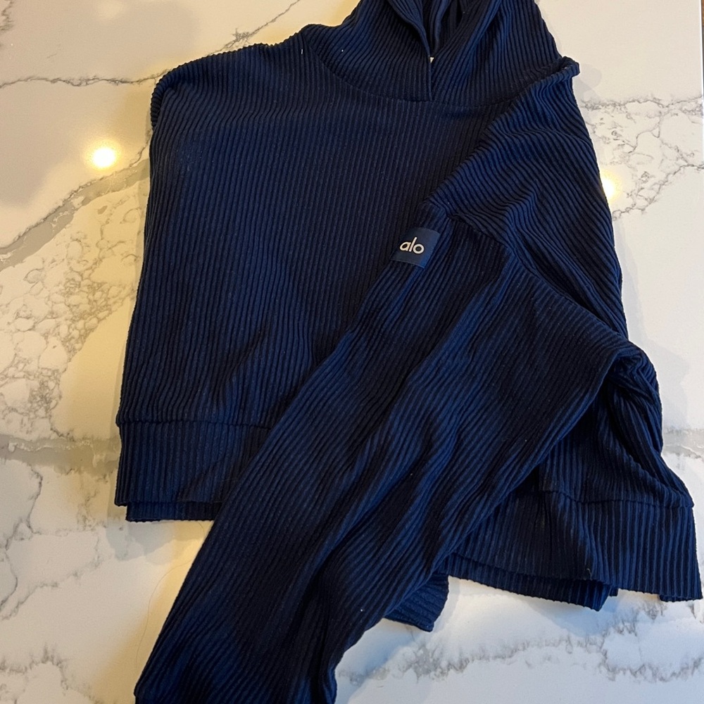 ALO Yoga Navy Blue Muse Hoodie